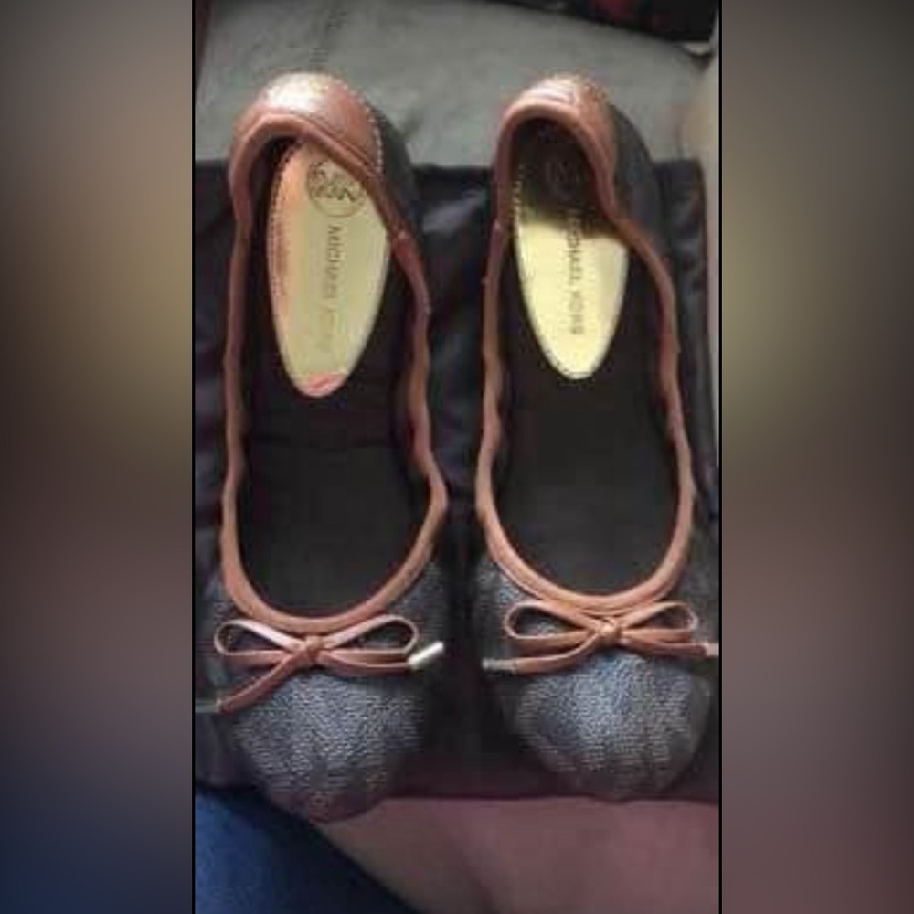 Micheal Kors shoe size s 8.5